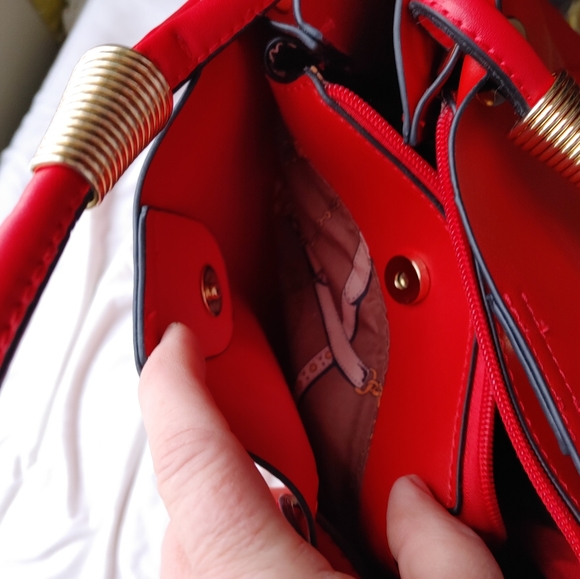 NWOT GORGEOUS red leather bag - Picture 2 of 9